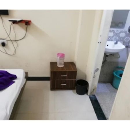 Hotel Adarsh, Ujjain Bagian luar foto