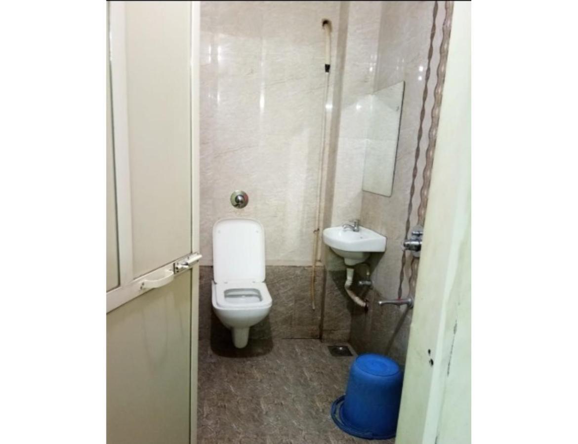 Hotel Adarsh, Ujjain Bagian luar foto